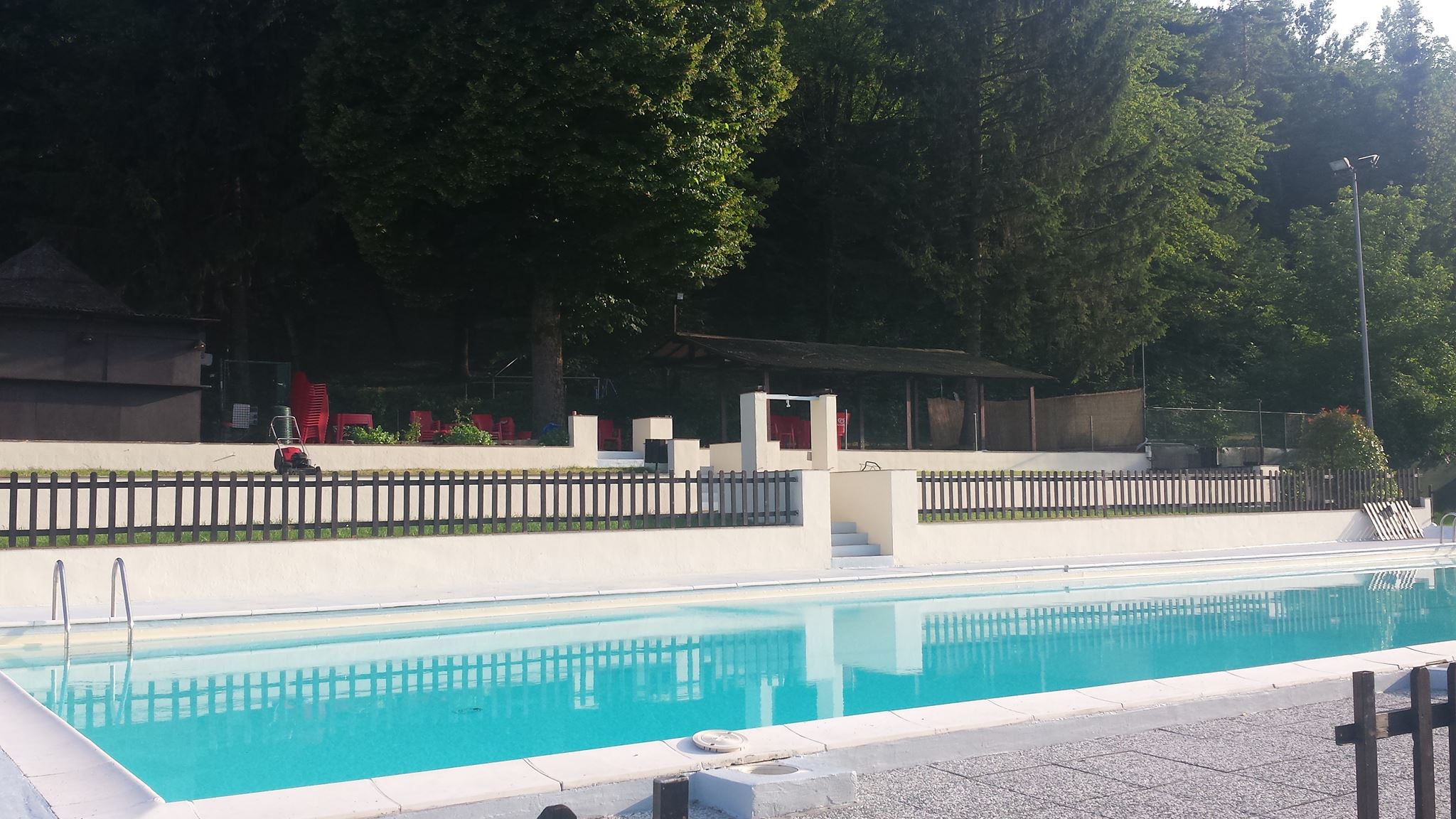 Piscina La Gabbiola a Traversetolo – L’Oasi Perfetta per l’Estate vicino a Parma