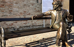La statua di Giuseppe Verdi a Parma