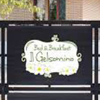 B&B Il Gelsomino a Roccabianca immerso nella campagna con atmosfera accogliente e rilassante.