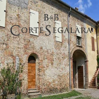 Corte Segalara Sala Baganza featuring a rural setting and panoramic views of the Parma hills.
